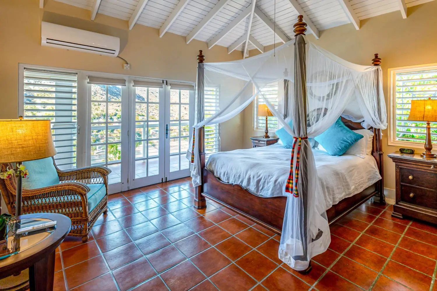 st lucia real estate : the great house villa for sale double bed